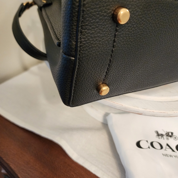 Coach Willow Shoulder Bag EUC - Picture 11 of 12